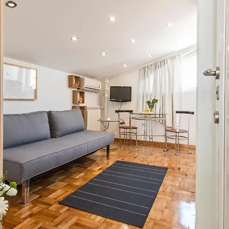 Apartment Small With Free Parking *